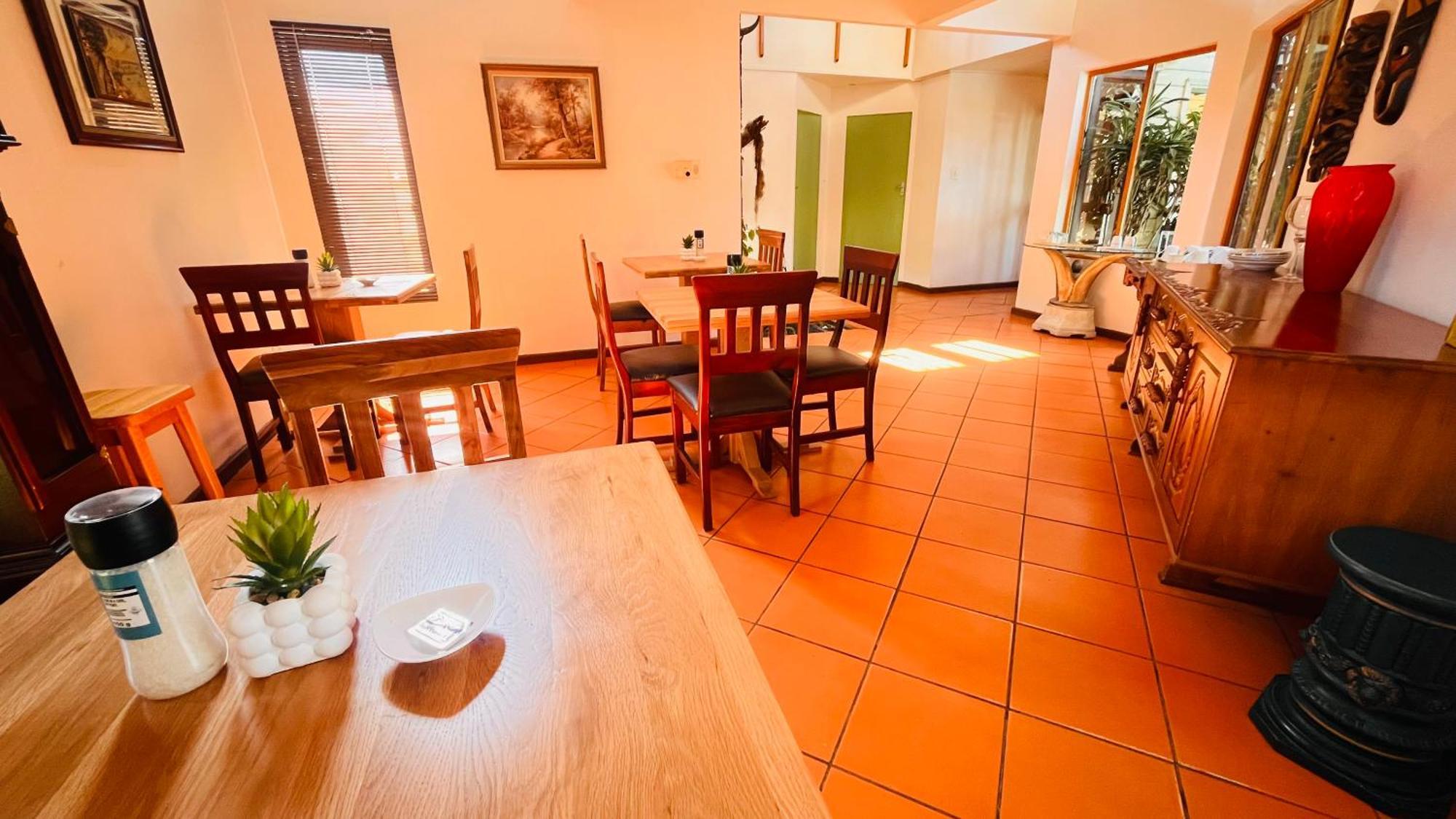 The Wood House Hotel Empangeni Buitenkant foto