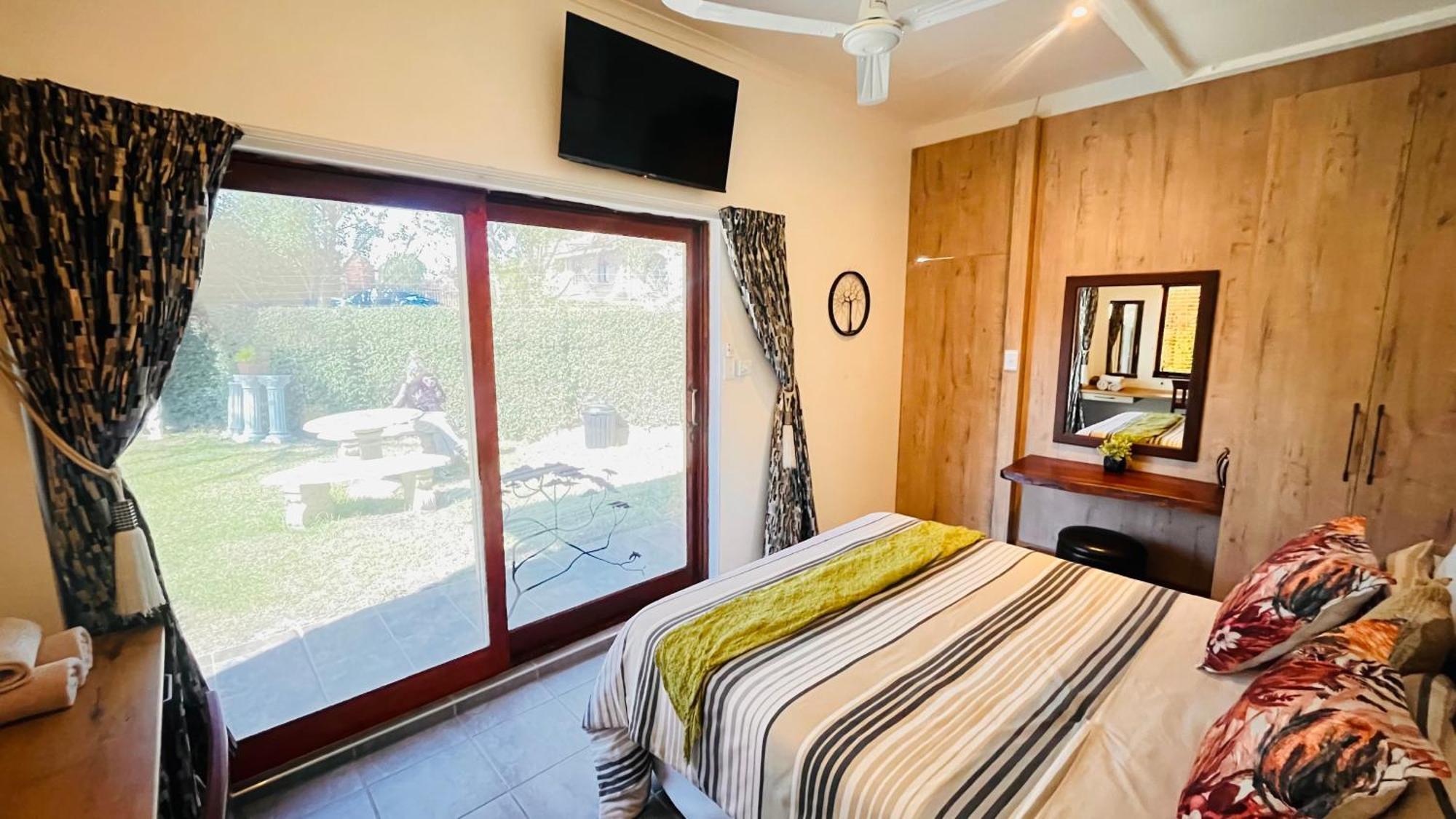 The Wood House Hotel Empangeni Buitenkant foto