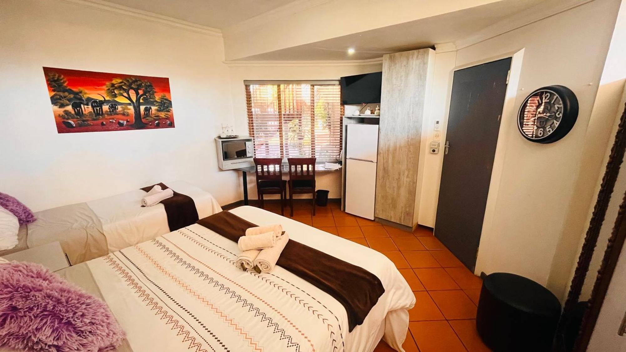 The Wood House Hotel Empangeni Buitenkant foto