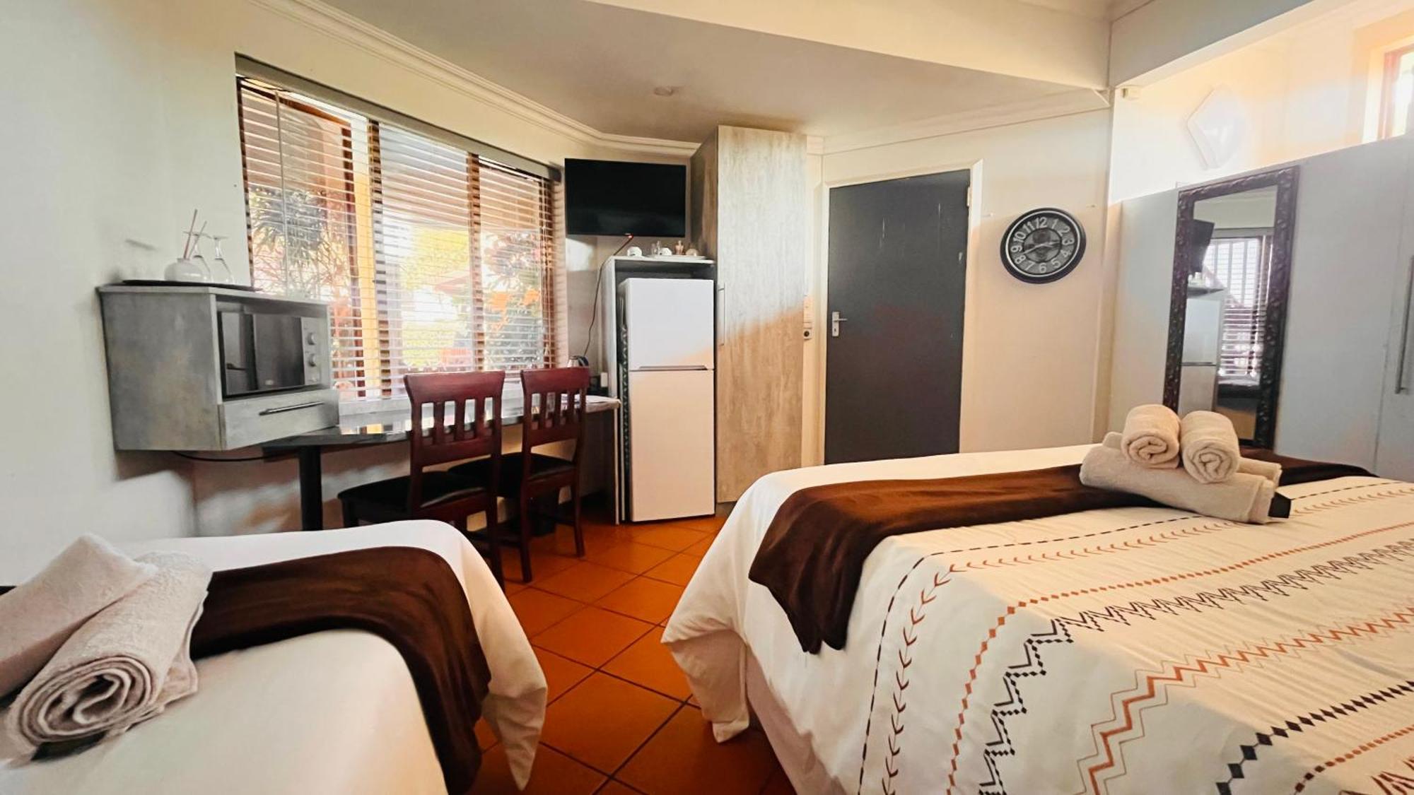 The Wood House Hotel Empangeni Buitenkant foto