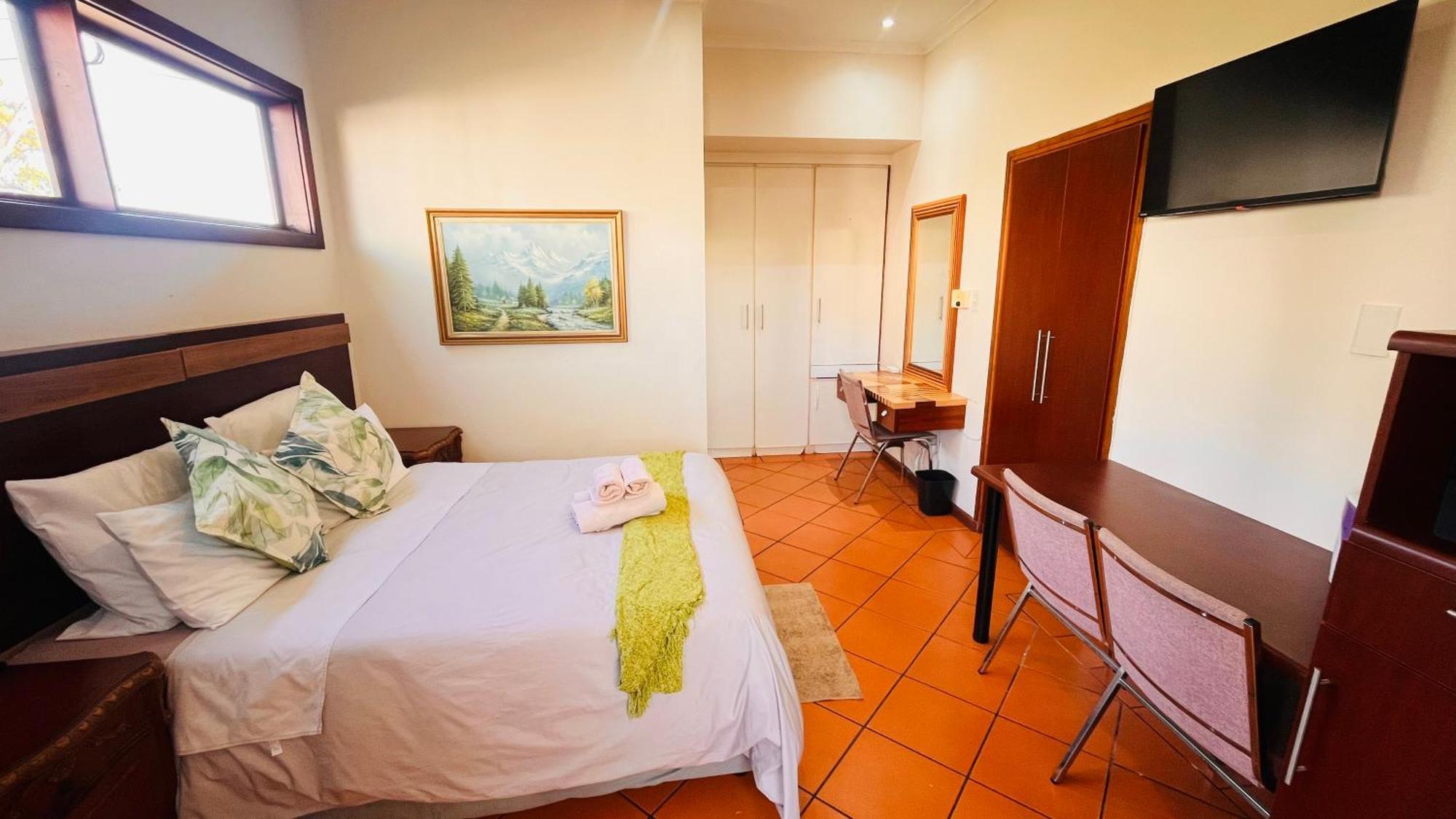 The Wood House Hotel Empangeni Buitenkant foto