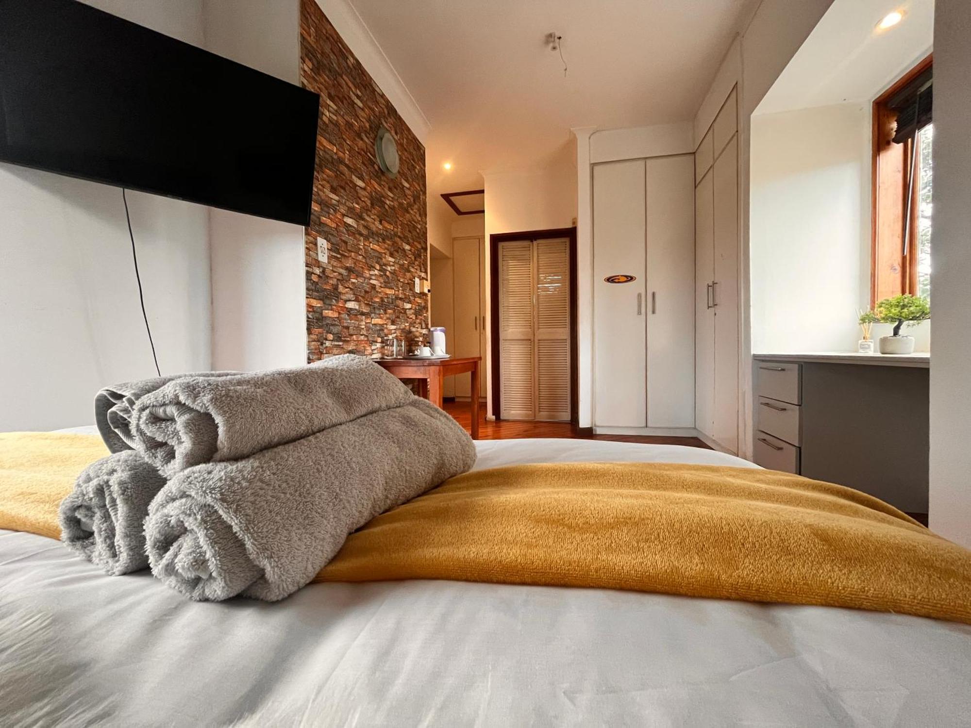 The Wood House Hotel Empangeni Kamer foto